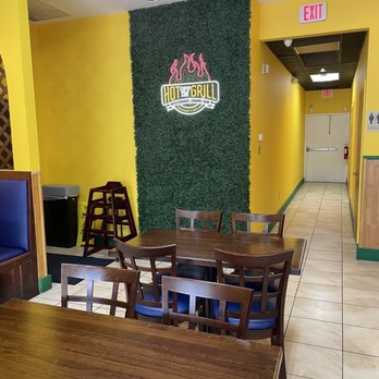 Hot Off De Grill - Caribbean Near Me - Pembroke Pines, Florida