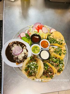 Las Delicias De La Negra