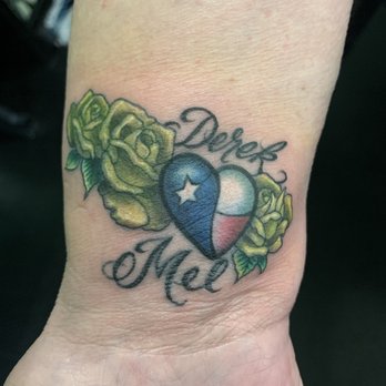 Jelly’s Surly Skull - Heart and yellow rose of Texas with grandsons names - Tattoo Near Me - San Angelo, Texas Jelly’s Surly Skull - Heart and yellow rose of Texas with grandsons names - Tattoo Near Me - San Angelo, Texas