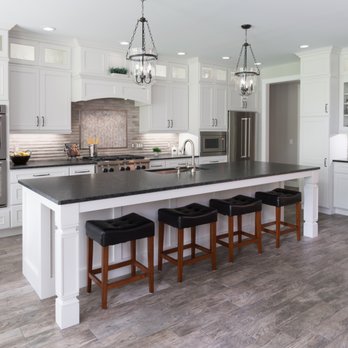 Beagle Construction - a large kitchen with a center island - General Contractors Near Me - Saginaw, Michigan