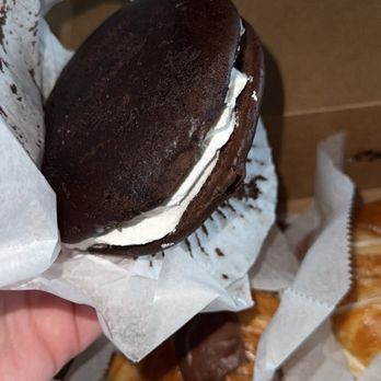 Mike's Pastry - Whoopie pie - Bakeries Near Me - Boston, Massachusetts