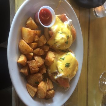 7th & Carson - Eggs Benedict - New American Near Me - Las Vegas, Nevada 7th & Carson - Eggs Benedict - New American Near Me - Las Vegas, Nevada