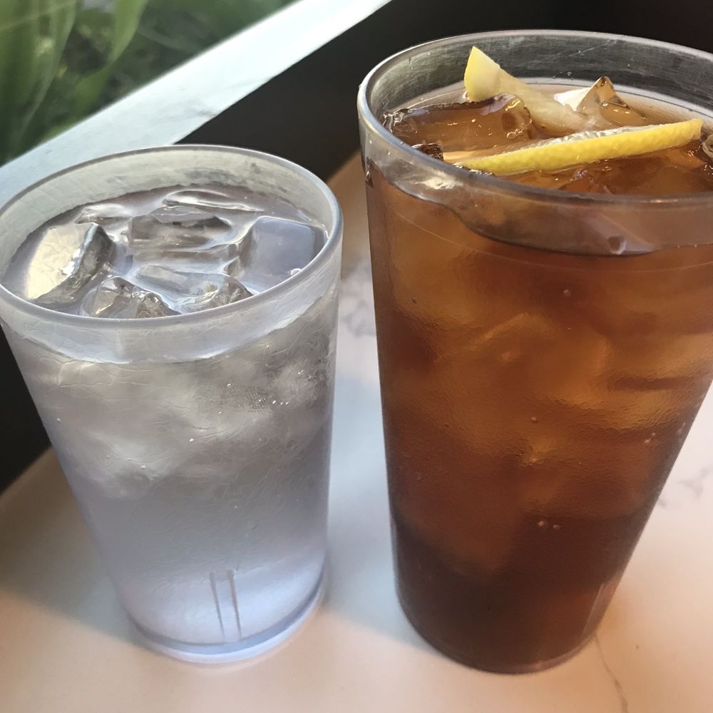 Eagle Cafe - Iced tea and iced water - Breakfast & Brunch Near Me - Honolulu, Hawaii Eagle Cafe - Iced tea and iced water - Breakfast & Brunch Near Me - Honolulu, Hawaii