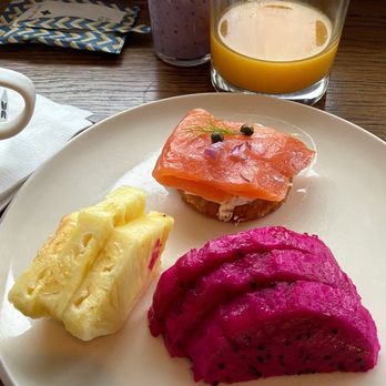 La Playa Hotel - Breakfast - Hotels Near Me - Carmel, California La Playa Hotel - Breakfast - Hotels Near Me - Carmel, California