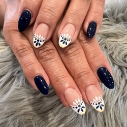 Golden File Nail Spa