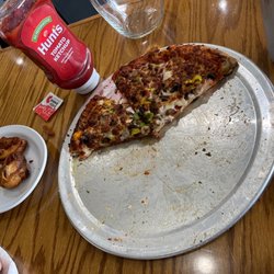 VFW 1893 On The Lake - Pizza was great!