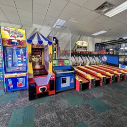 Chuck E. Cheese