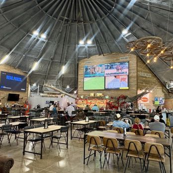 The Grainhouse - Overview of the restaurant - High ceiling spacious dining room indeed! - Sports Bars Near Me - Windsor, Colorado The Grainhouse - Overview of the restaurant - High ceiling spacious dining room indeed! - Sports Bars Near Me - Windsor, Colorado