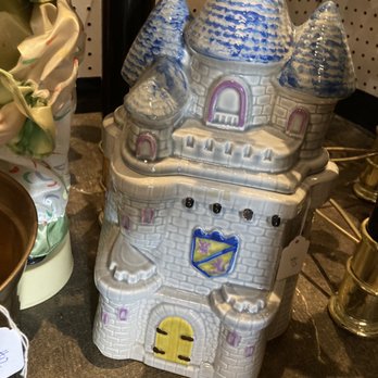 Aquarius Vintage - Antiques Near Me - Henryetta, Oklahoma