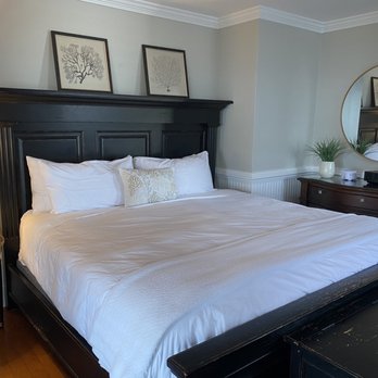 Burrus House Inn - Hotels Near Me - Manteo, North Carolina
