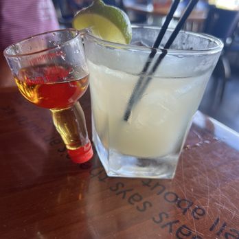 Bubba Gump Shrimp - Top shelf margarita - Seafood Near Me - Kemah, Texas