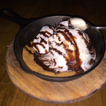 Cinder Bar - Chocolate chip cookie skillet--- YES. only $6 and enough to share at my table of 3. - Bars Near Me - Clarksboro, New Jersey