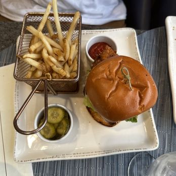 Herd & Hearth - Chicken sandwich - American Near Me - Frisco, Texas Herd & Hearth - Chicken sandwich - American Near Me - Frisco, Texas