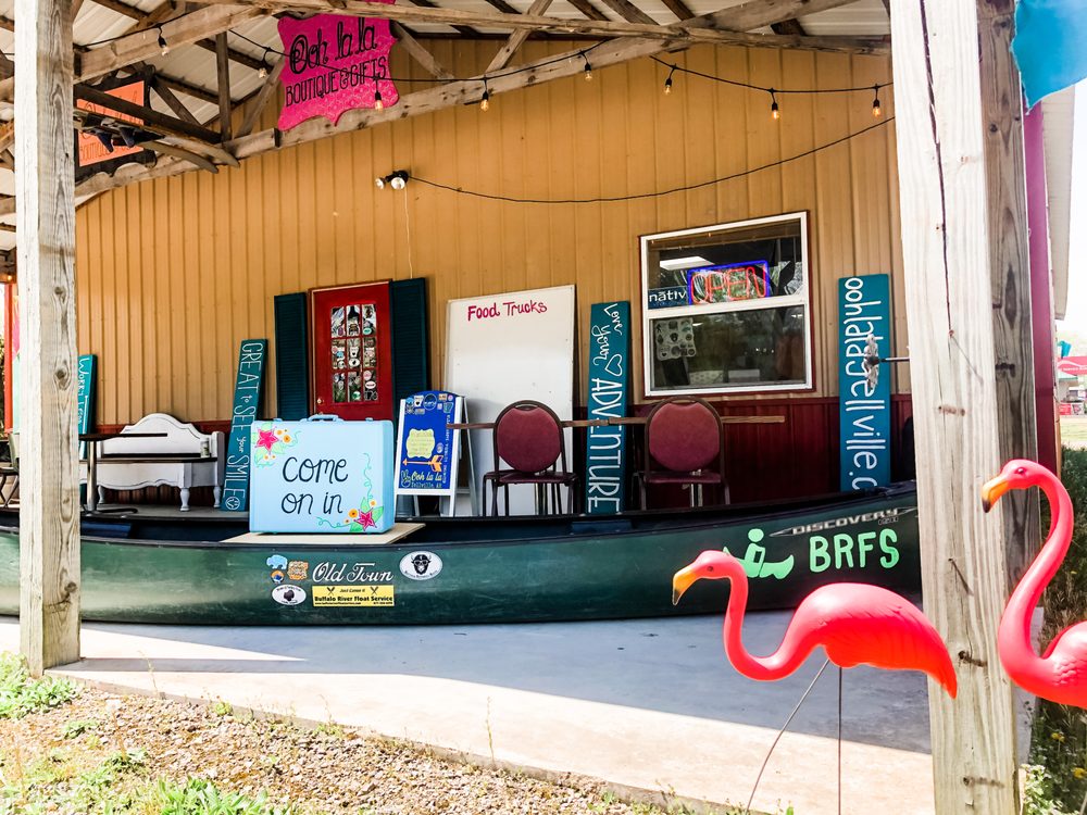 Ooh la la Boutique & Gifts Logo