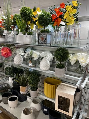 TJ MAXX/HOMEGOODS - Updated October 2025 - 236 Photos & 268 Reviews