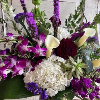 Art In Bloom Floral Studio - Striking Beauty - Florists Near Me - Howell, Michigan