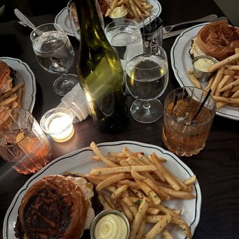 Gigi Wine Bar and Bistro - Smash burger - Wine Bars Near Me - Barrington, Illinois Gigi Wine Bar and Bistro - Smash burger - Wine Bars Near Me - Barrington, Illinois