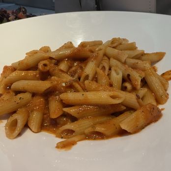 The Happy Clam - Penne a la vodka - Airport Lounges Near Me - Newark, New Jersey The Happy Clam - Penne a la vodka - Airport Lounges Near Me - Newark, New Jersey