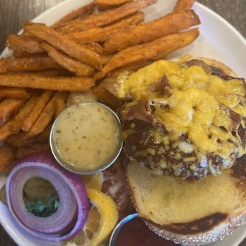 Rosine's Restaurant - Cheeseburger with bacon and bbq sauce - American Near Me - Monterey, California Rosine's Restaurant - Cheeseburger with bacon and bbq sauce - American Near Me - Monterey, California