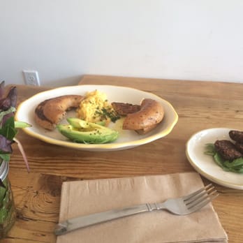 Kitchen Mouse Cafe - Breakfast GLK with a side of patties - Vegan Near Me - Los Angeles, California