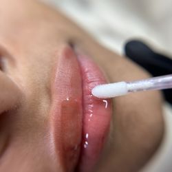 Brows Jungle - Dark lip neutralization