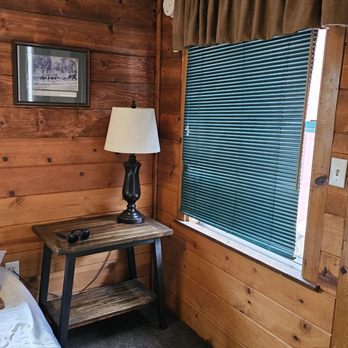 Silver Pines Lodge - Hotels Near Me - Idyllwild, California Silver Pines Lodge - Hotels Near Me - Idyllwild, California