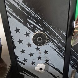 Lifesaver Safe and Lock - Amazon Kaer safe handle disconnected from the bolts. Opened and repaired.