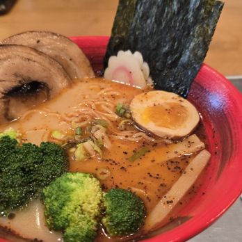 Bubblebee X Ramen - Black Garlic Tonkotsu Ramen - Ramen Near Me - Ashburn, Virginia Bubblebee X Ramen - Black Garlic Tonkotsu Ramen - Ramen Near Me - Ashburn, Virginia