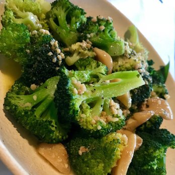 Karai Crab - Garlic broccoli - Seafood Near Me - Honolulu, Hawaii