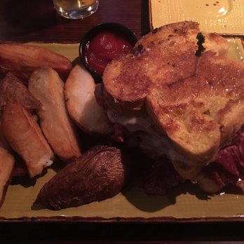 The Inishmor - Pubs Near Me - Colchester, Connecticut