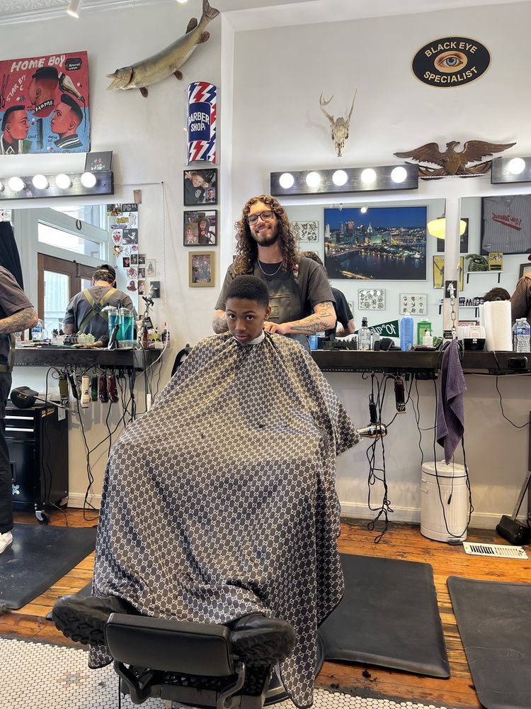 10th Ward Barbershop Logo