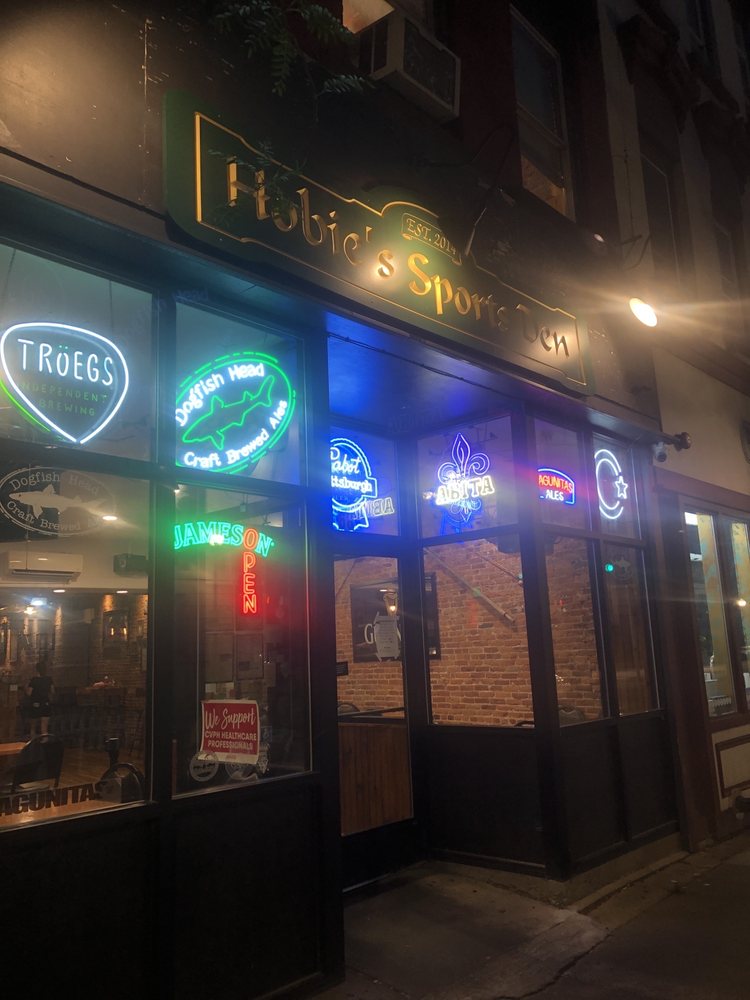 Hobie's Sports Den