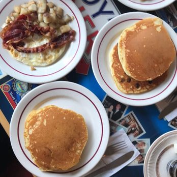 Lindy's Diner - Diners Near Me - Keene, New Hampshire