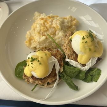 High Cotton - Crab cakes Benedict with grits - Cocktail Bars Near Me - Charleston, South Carolina High Cotton - Crab cakes Benedict with grits - Cocktail Bars Near Me - Charleston, South Carolina