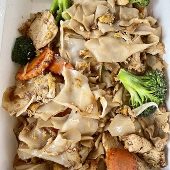 May Thai Kitchen - Pad See Ew - Thai Near Me - Alameda, California May Thai Kitchen - Pad See Ew - Thai Near Me - Alameda, California