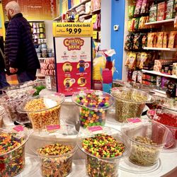 IT'SUGAR - More candy choices.