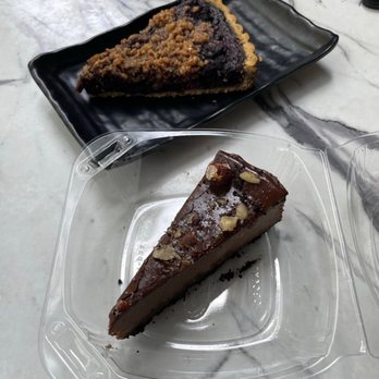 Republik Coffee - Hazelnut Cheesecake and Blueberry Crumble Pie (Vegan & GF) - Coffee & Tea Near Me - Pasadena, California Republik Coffee - Hazelnut Cheesecake and Blueberry Crumble Pie (Vegan & GF) - Coffee & Tea Near Me - Pasadena, California