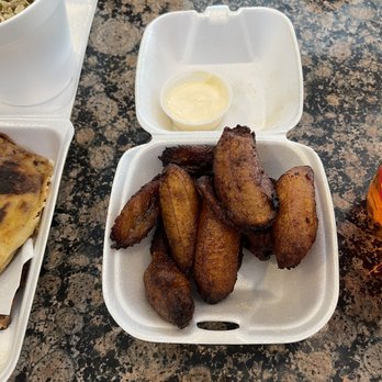 Cafe & Deli El Rancho - Platanos fritos con crema - Salvadoran Near Me - Rialto, California