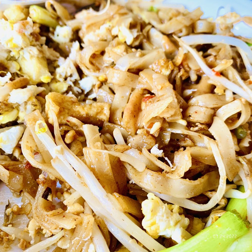 CHOPSTICKS NOODLE & THAI CAFE Updated September 2024 221 Photos