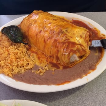 Taqueria Guadalajara - The biggest burrito ever! Come with an appetite and order the Jalisco Burrito with chicken fajita, and queso! It was amazing - Mexican Near Me - Snyder, Texas Taqueria Guadalajara - The biggest burrito ever! Come with an appetite and order the Jalisco Burrito with chicken fajita, and queso! It was amazing - Mexican Near Me - Snyder, Texas