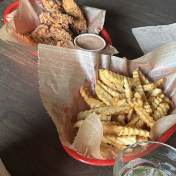 9 LB Hammer - Dive Bars Near Me - Seattle, Washington 9 LB Hammer - Dive Bars Near Me - Seattle, Washington