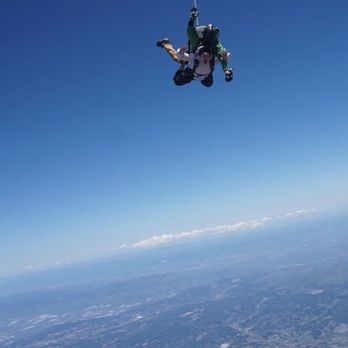 Skydive Monterey Bay - An amazing shot - Skydiving Near Me - Marina, California Skydive Monterey Bay - An amazing shot - Skydiving Near Me - Marina, California