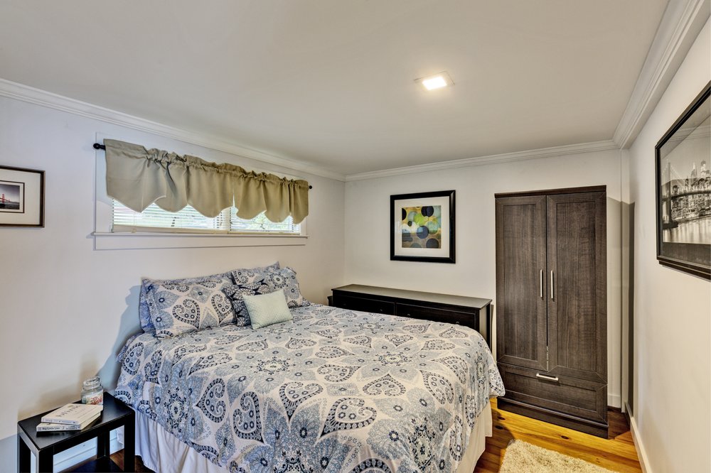 LAKE SUNAPEE HOUSE Updated September 2024 26 Photos 28 Shore Dr