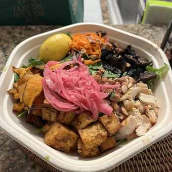 sweetgreen - Healthy Salads, Wraps, and Bowls - Create Your Own - Salad Near Me - New York, New York sweetgreen - Healthy Salads, Wraps, and Bowls - Create Your Own - Salad Near Me - New York, New York