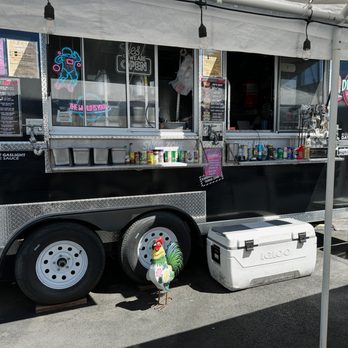 Drip'n Chik'n - The trailer. Sodas are in the coolers. - Fast Food Near Me - Grants Pass, Oregon
