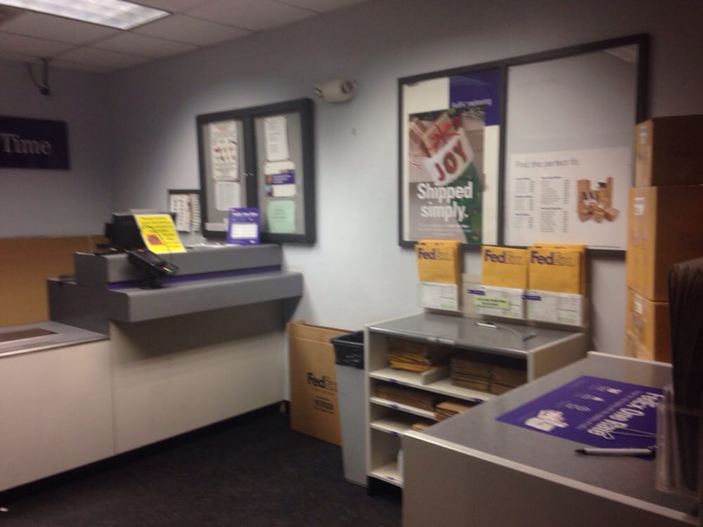 FEDEX SHIP CENTER Updated August 2024 13 Reviews 2000 Mercer Rd