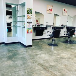 Ria’s Creations Salon