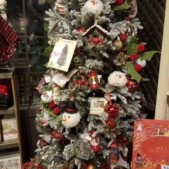 Cracker Barrel Old Country Store - Christmas tree - Southern Near Me - Rosenberg, Texas