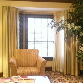 Staybridge Suites Toledo - Maumee - small sitting area, off the main dining area - Hotels Near Me - Maumee, Ohio Staybridge Suites Toledo - Maumee - small sitting area, off the main dining area - Hotels Near Me - Maumee, Ohio
