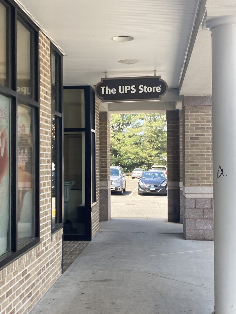THE UPS STORE 12 Photos & 21 Reviews Shipping Centers 100 Main St N, Southbury, CT Phone